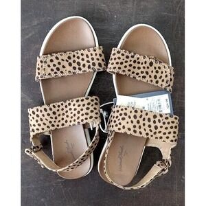 Universal‎ Thread Women Leopard Print Sandals Size 6.5 Flat Slip On